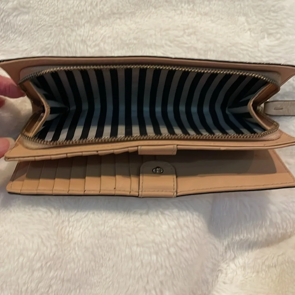 Kate Spade Wallet - Picture 4 of 4